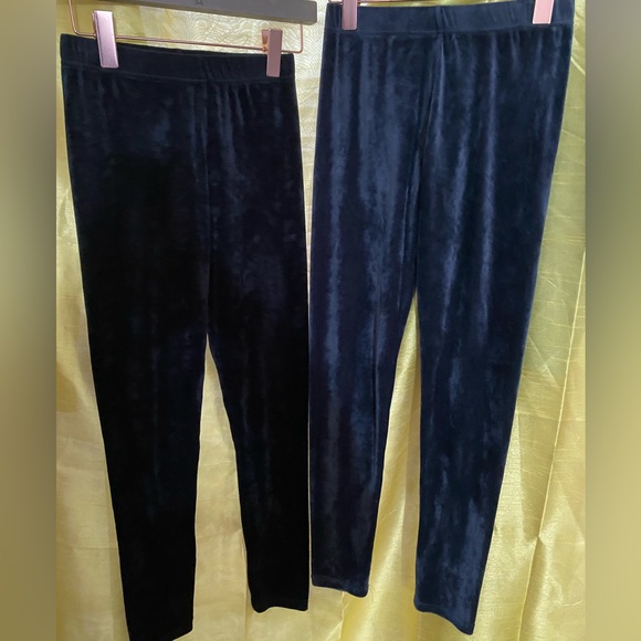 gray and black velvet leggings comes as a pair. - Picture 3 of 5